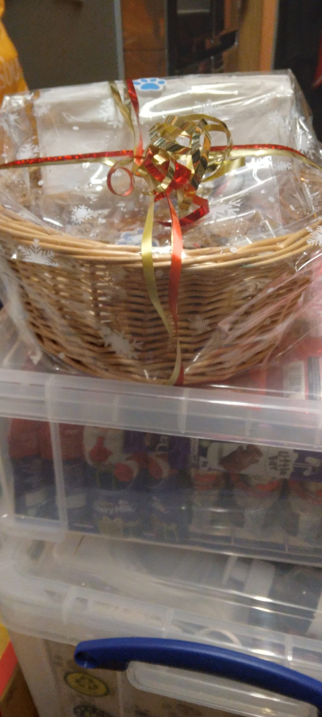 New Puppy Gift Hamper: Treats, Toys & Essentials